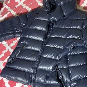 I’m selling my moncler it is navy blue and a size 5